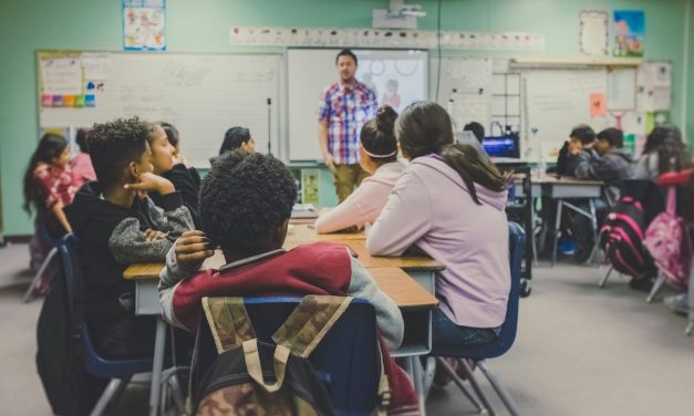 <strong>Empower Your Classroom: Essential Physics Teaching Tools and Resources</strong>